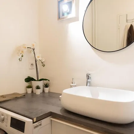 Apartment Cozy 62 M Near Buttes-chaumont Paris